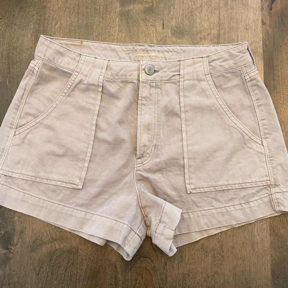 American Eagle Outfitters High-Waist Shorts in off white